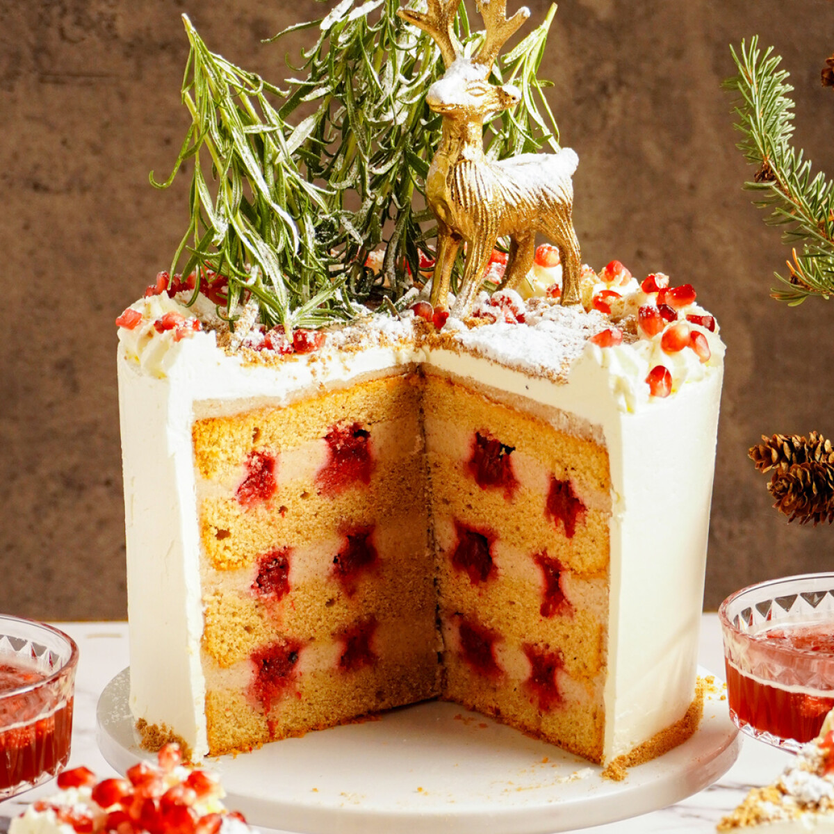 CUKORSOKK: gesztenyés-meggyes, svájci vajkrémmel burkolt karácsonyi torta, lépésről lépésre