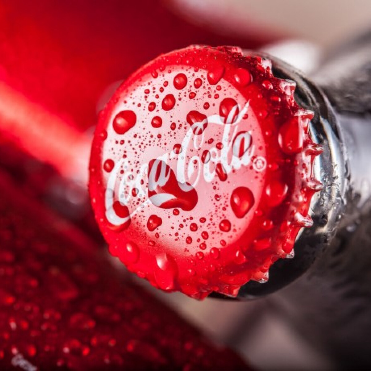 Színtelen termékkel rukkolt elő a Coca-Cola, ami nem csak víz
