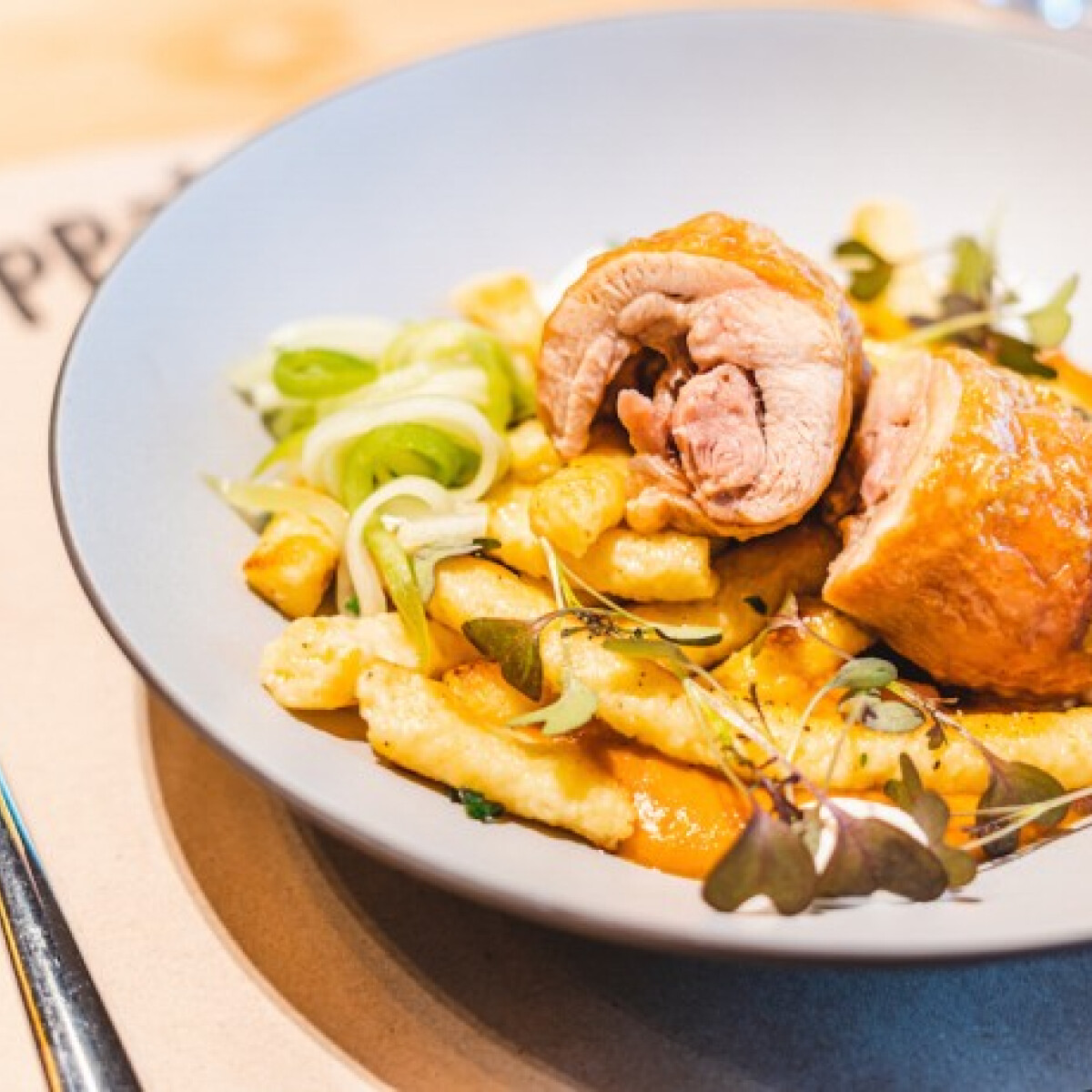 Hoppá! Bistro: a magyar-francia étterem, ahol már a bejáratnál ismerősként köszöntenek