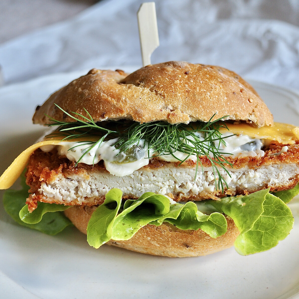 A régi-új rántott húsos szendvics, ami nosztalgikus büféhangulatot idéz