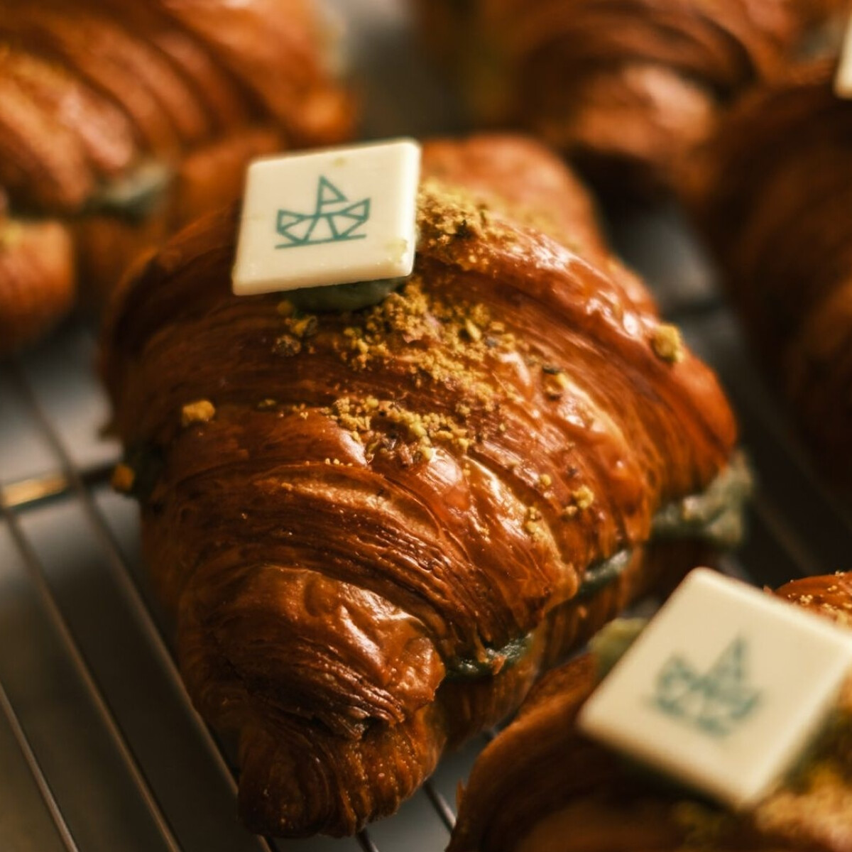„...a pisztáciás croissant például pontosan ugyanannyiba kerül itt, mint otthon" – Megnéztük a Bécsben újonnan nyitott Freyját