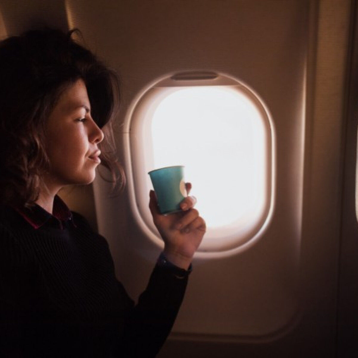 Ennél a légitársaságnál már ehető pohárban adják a kávét