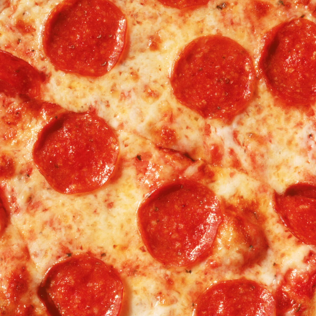 Egyszerre szalámi is, meg nem is: meglepő újítás a Pizza Hutnál