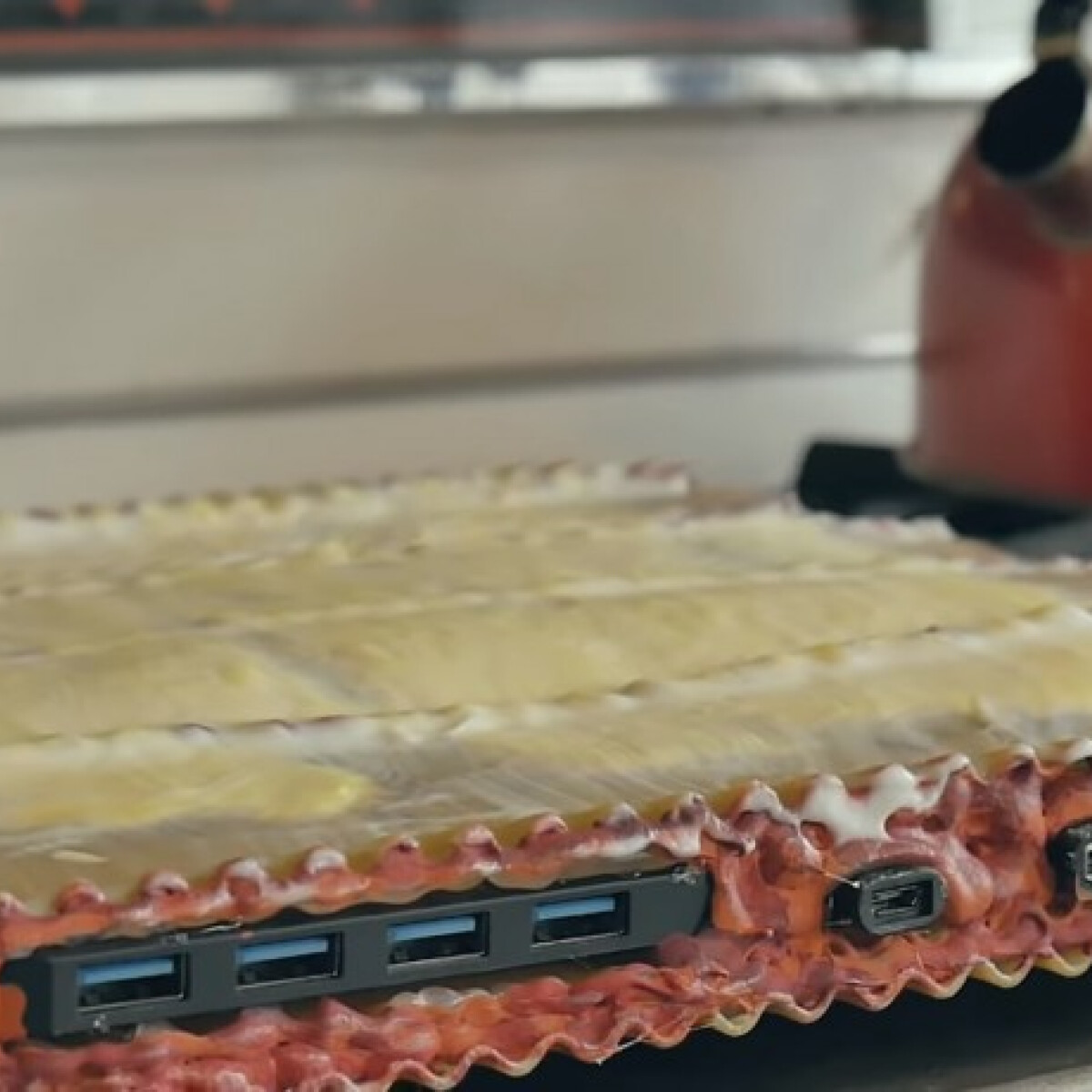 Itt a bizonyíték, hogy tésztából is lehet számítógépet építeni! - De vajon működik is?