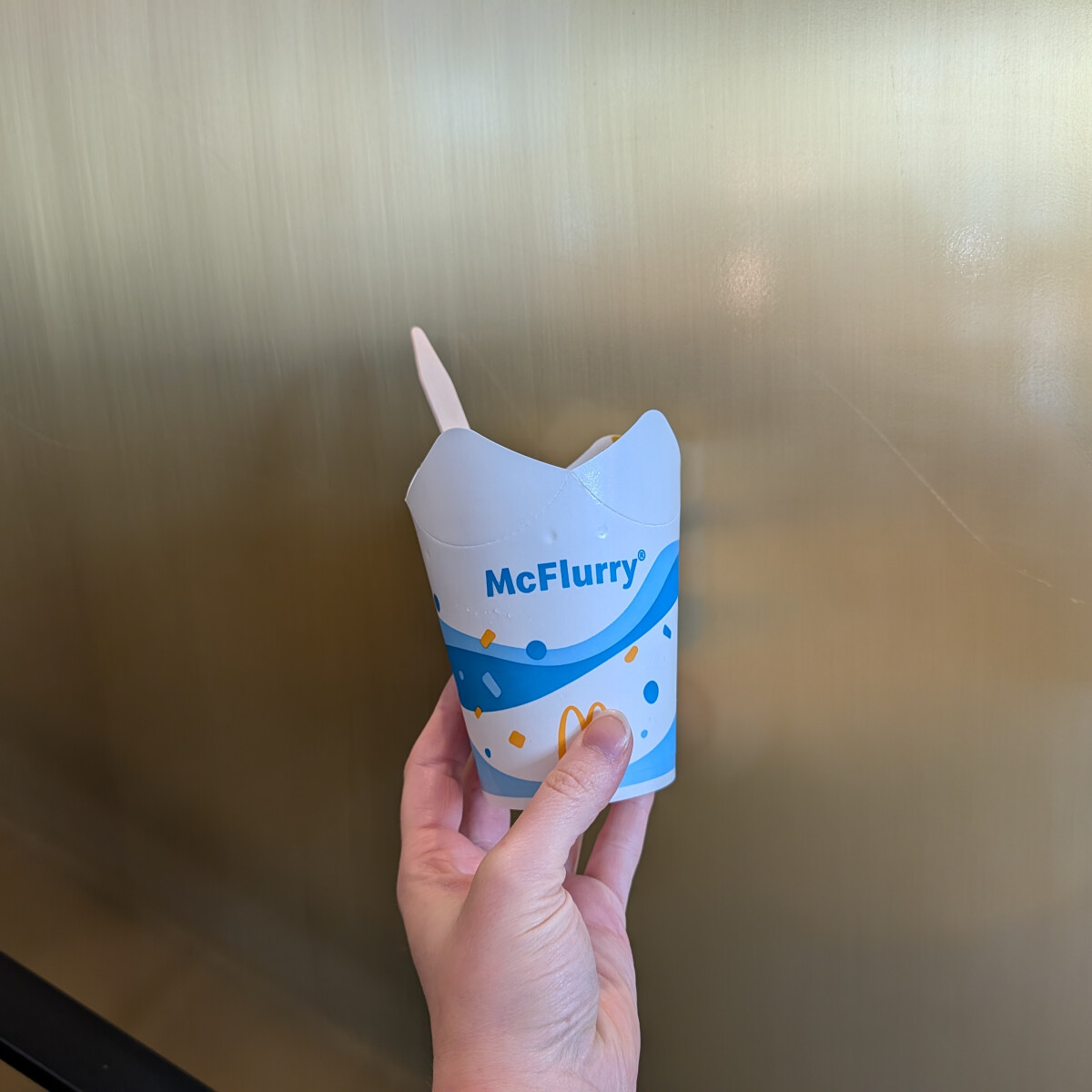 Leteszteltük a Meki új, pisztáciás McFlurryjét – Az első falatokért rajongtunk, a végére feladtuk