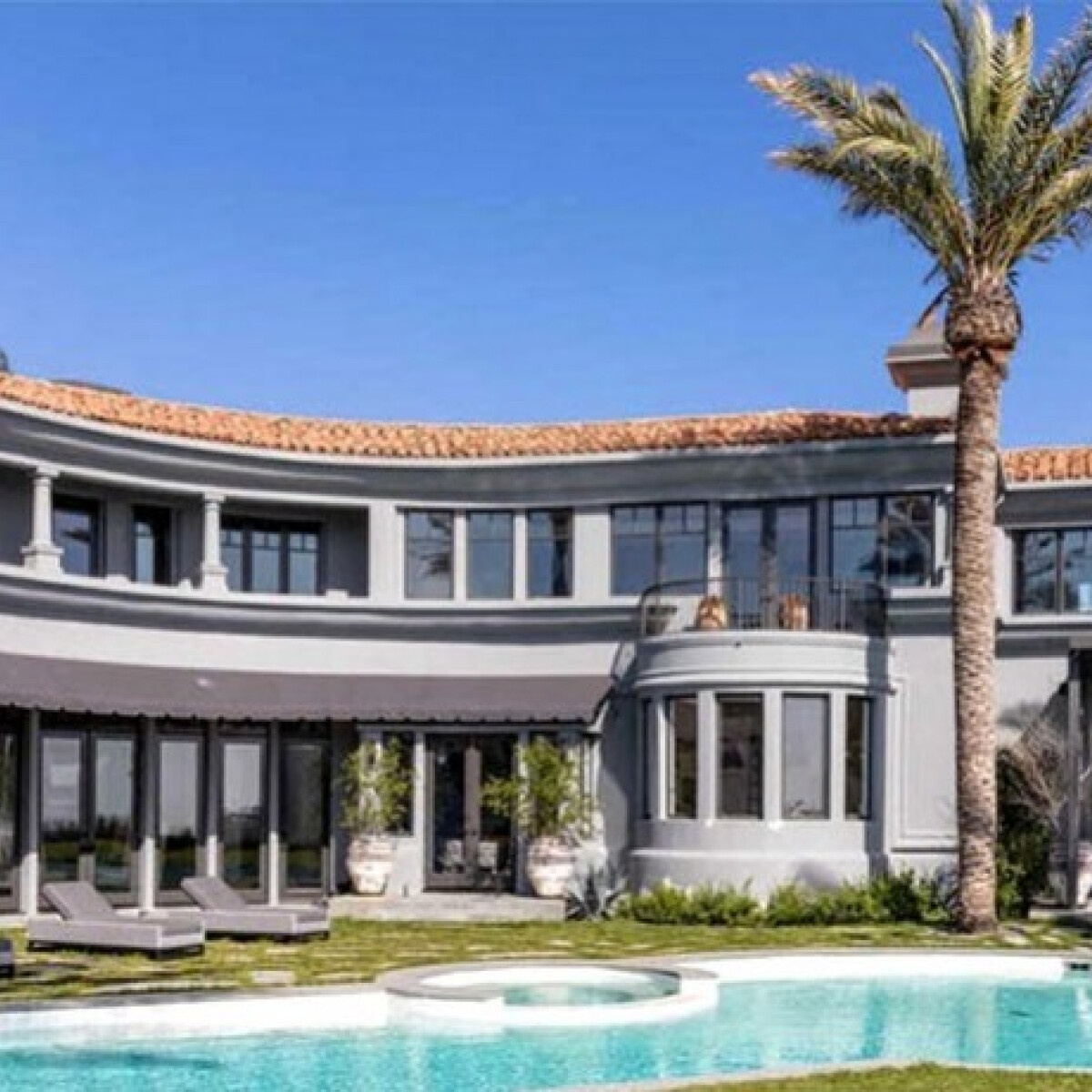Kim Kardashian testvére eladta nem akármilyen luxusotthonát, amiben 19 éves kora óta élt