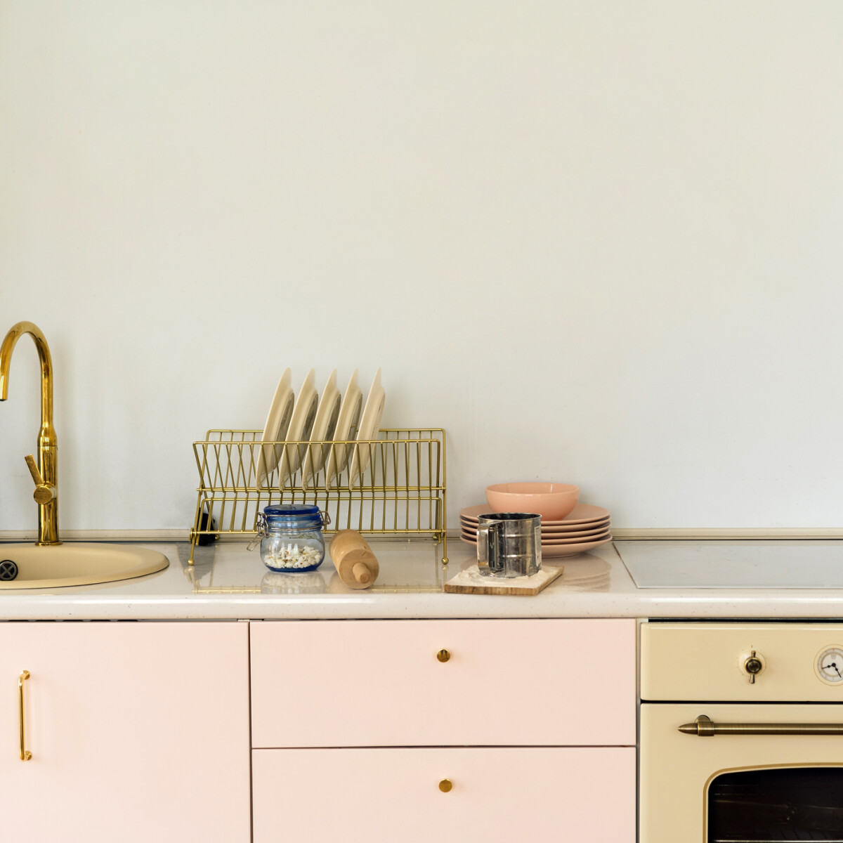 7 szokatlan mód, hogy színt vigyél a konyhádba