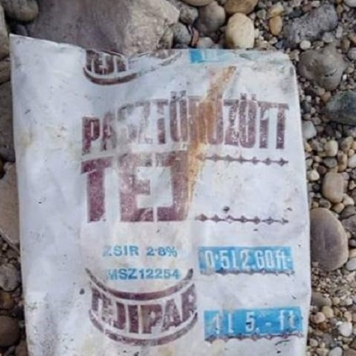 Több mint 40 éves tejeszacskón pörög az internet népe - FOTÓ!