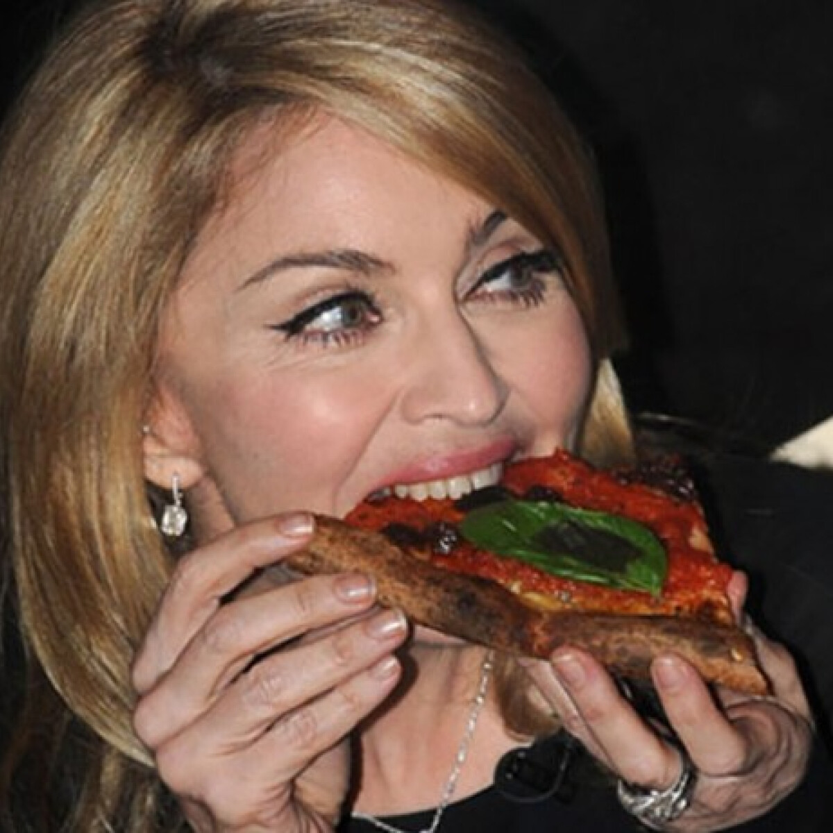 Madonna séfet keres - Jelentkezz, ha mersz!