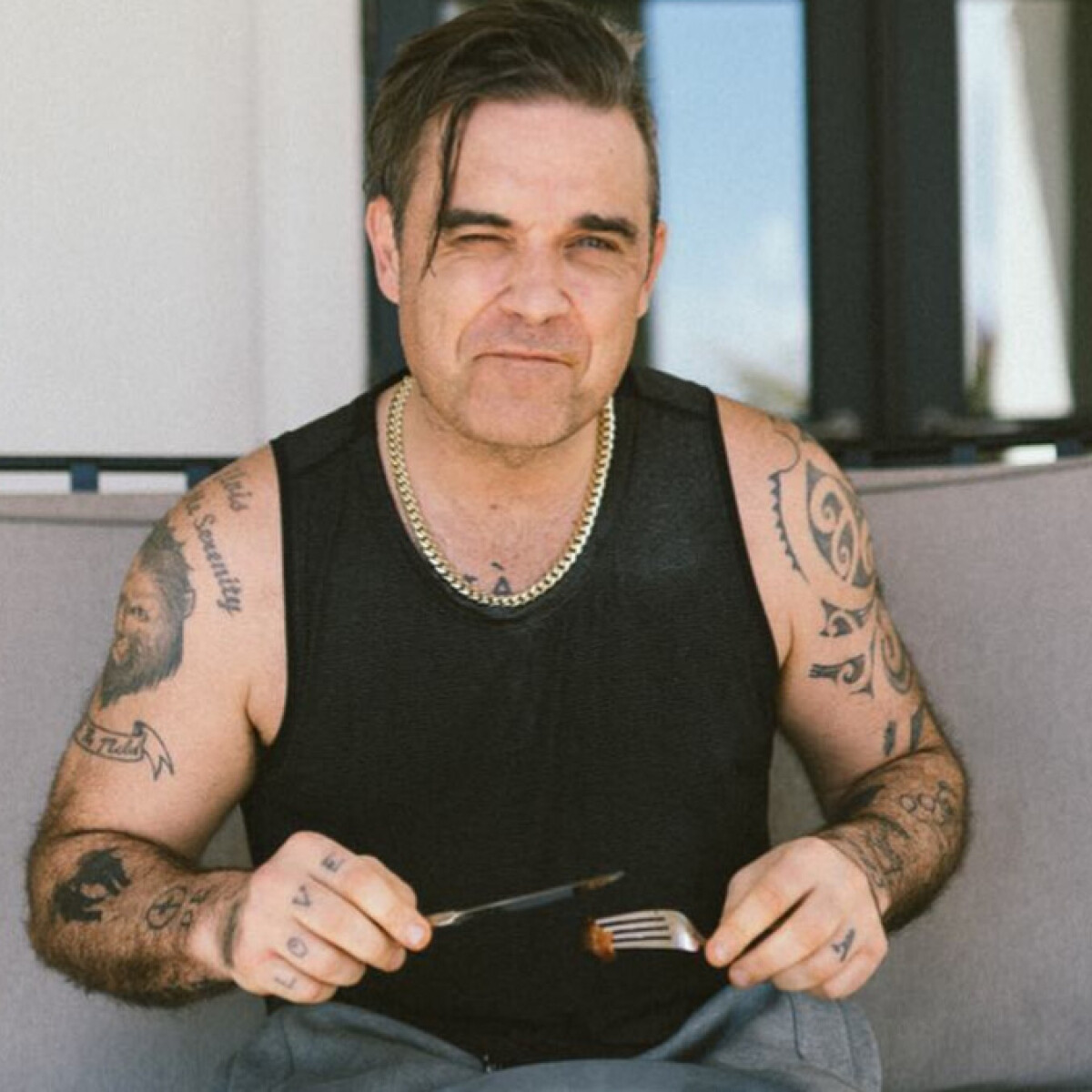 Plasztikára van szüksége Robbie Williams-nek 12 kilós fogyása után