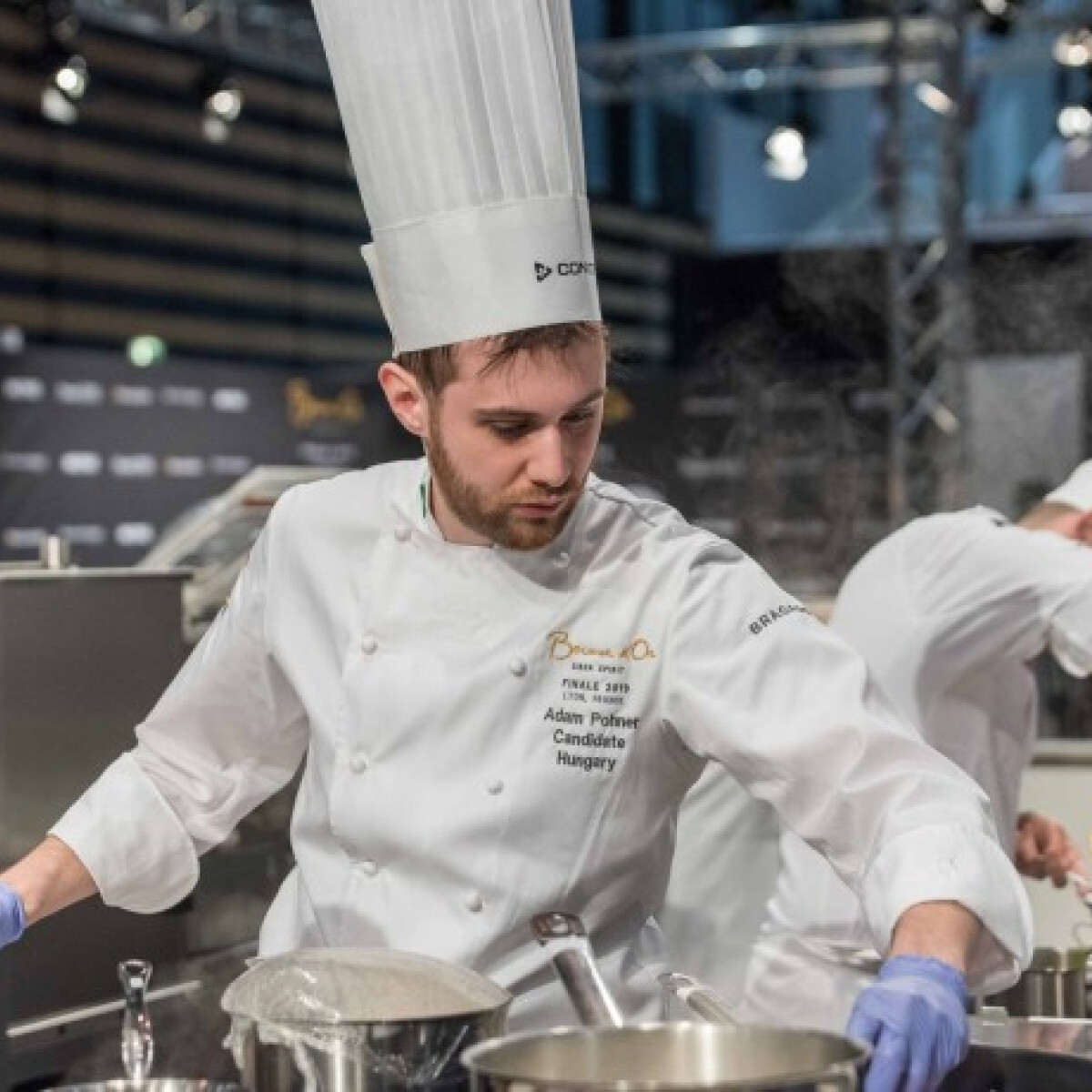 Nézzétek, milyen különleges ételeket tálalt fel Pohner Ádám és csapata - véget ért a Bocuse d'Or első napja