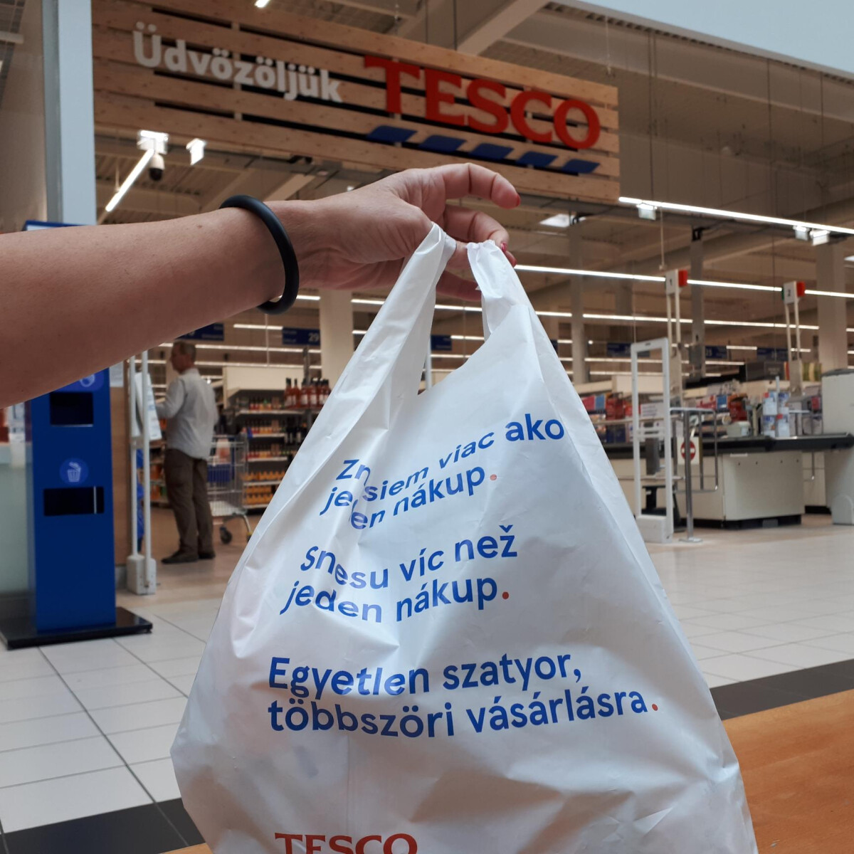 Bolygómentő szatyorral vásárolhatunk a Tesco üzleteiben