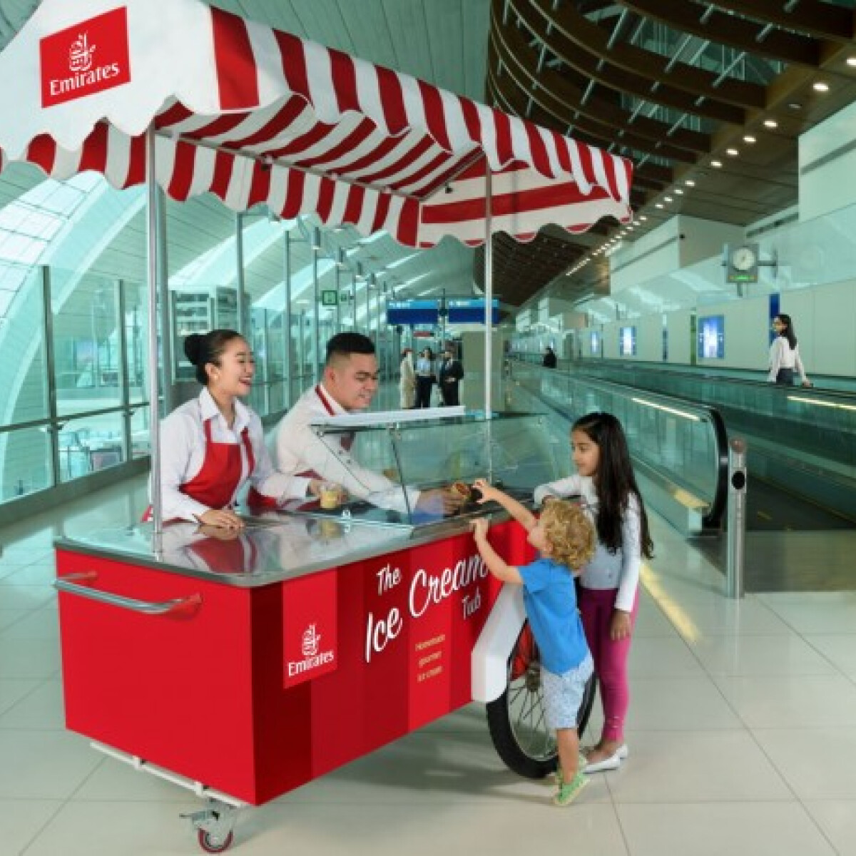 Már nemcsak Dubaiban lehet nyalni, hanem az odavezető úton is!