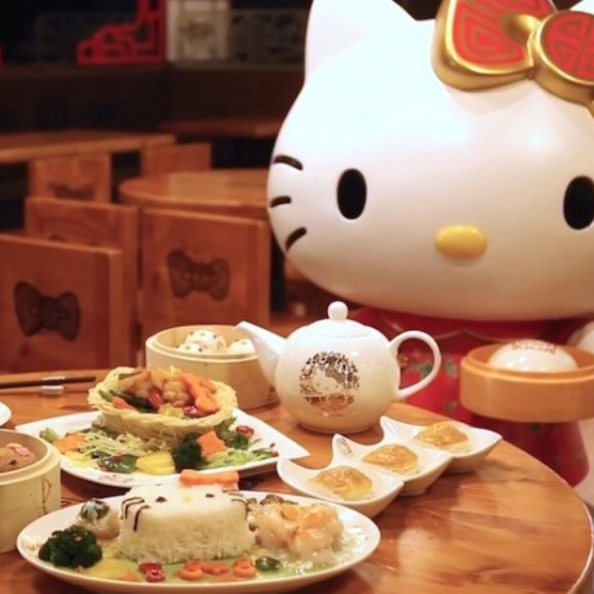Így néz ki a világ első Hello Kitty-étterme!