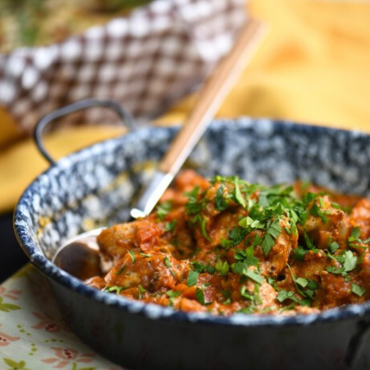 Mit főzzek ma? Pikáns vöröslencseleves, csirke tikka masala és vérnarancspite vár