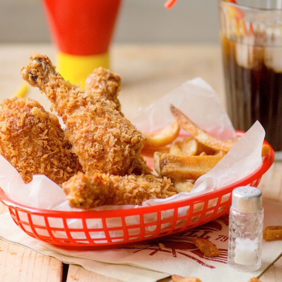 Mit főzzek ma? Görög saláta, KFC-s sült csirke és egy különleges süti vár vasárnap