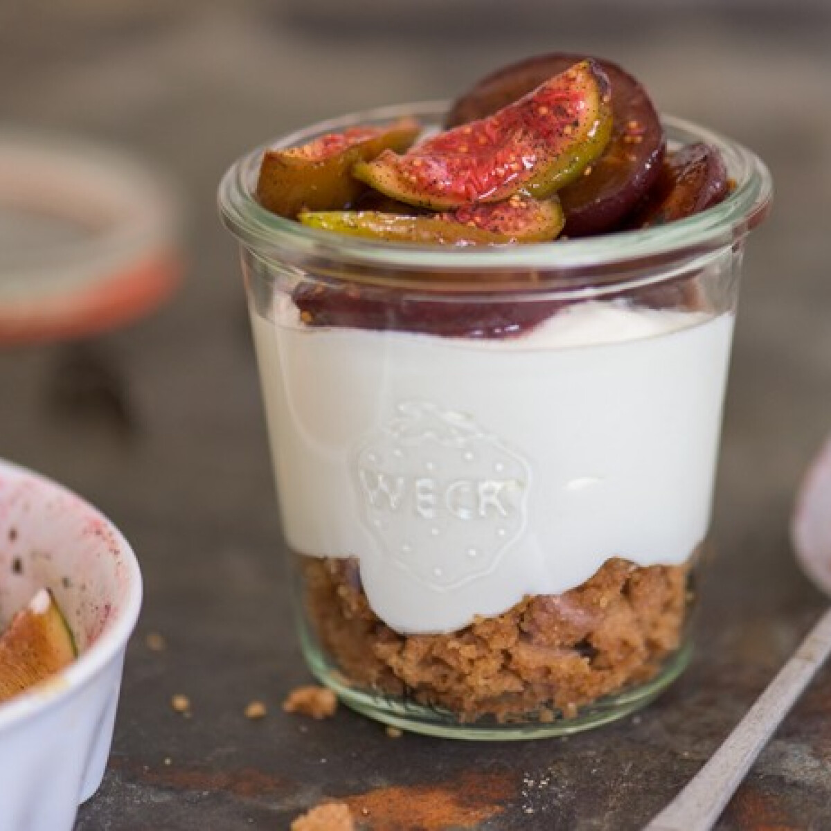 Pöpec napindító: gyümölcsös joghurt extrákkal
