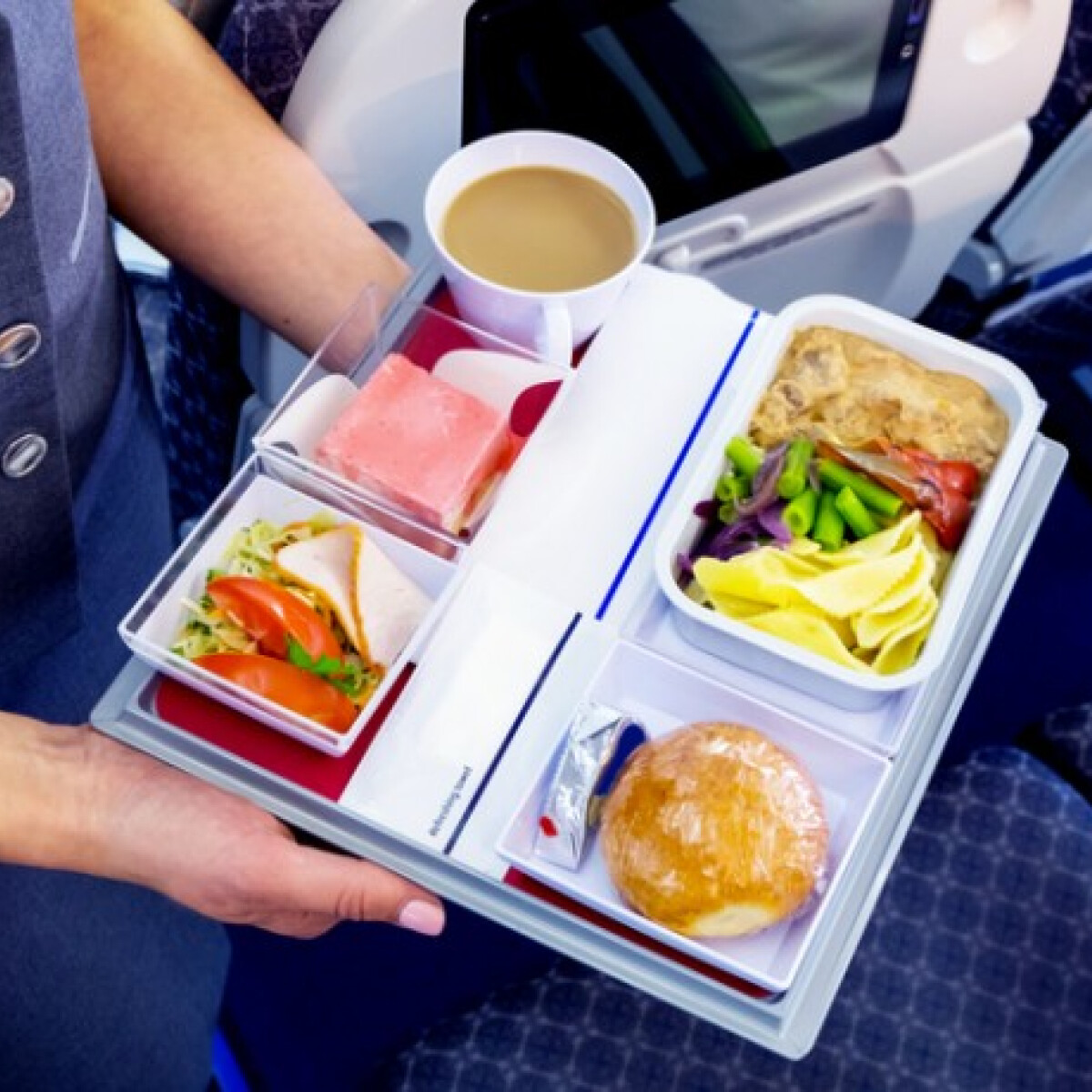 10 érdekesség a repülőgépen felszolgált ételekről