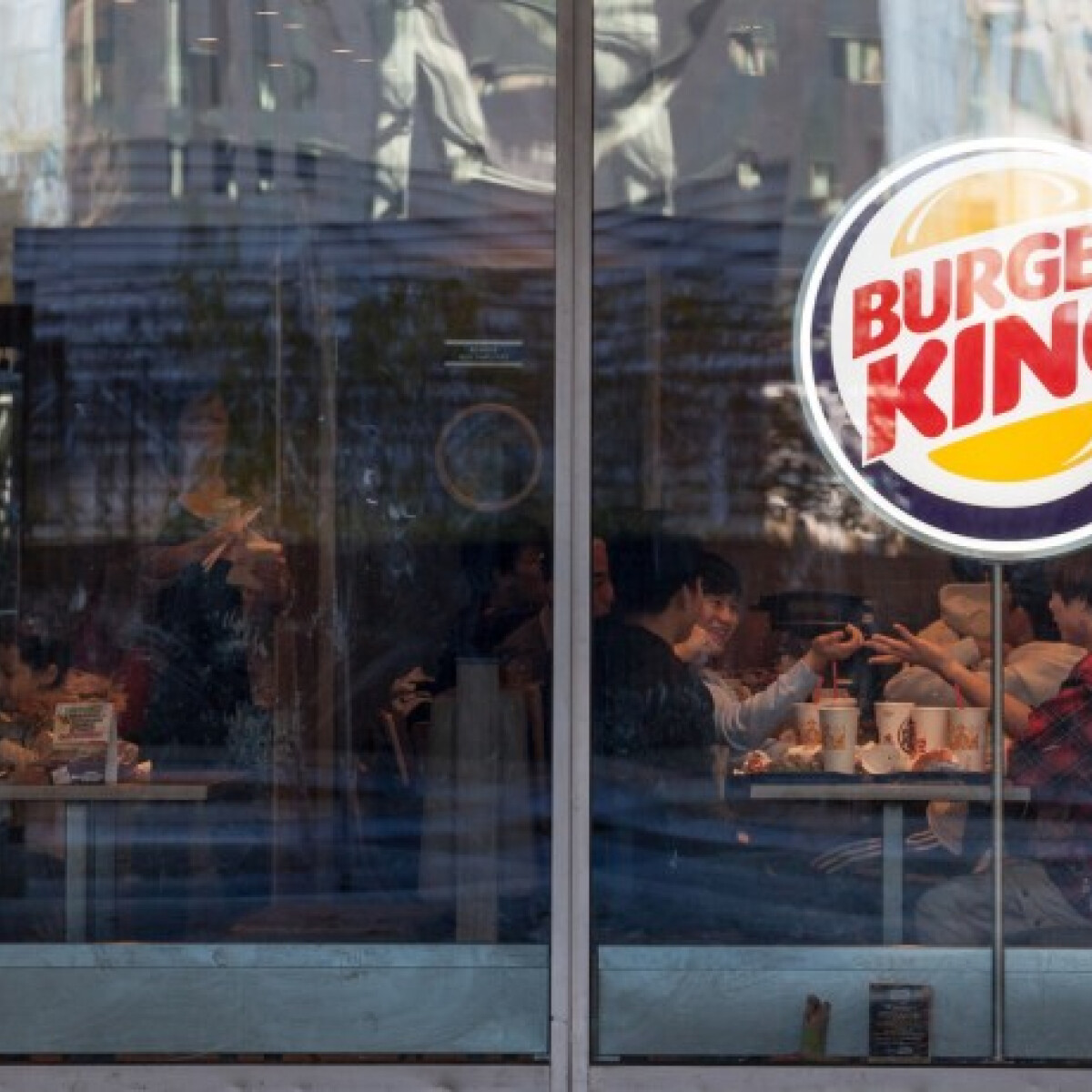 Különleges Whoppert tesztel a Burger King - te beleharapnál?