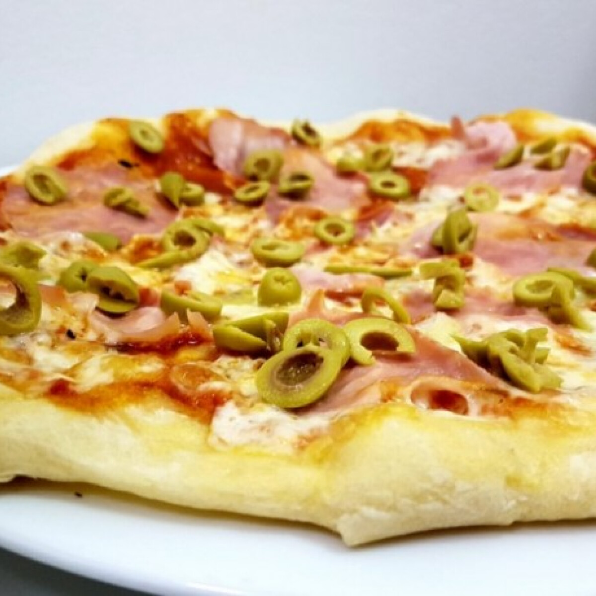 Egy étel, amiért a szegények és a királyok is ugyanúgy rajongtak - tudj meg többet az imádott pizzádról!