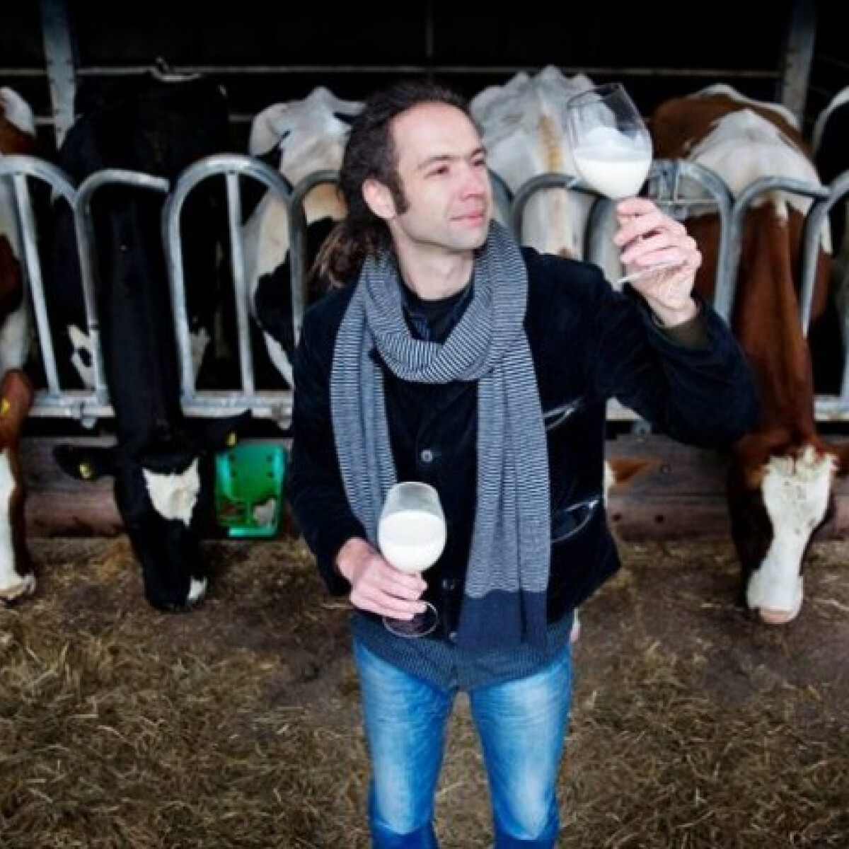 Ez a holland pasas az első sommelier, aki nem bort, hanem tejet kóstol
