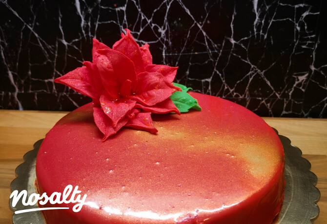 Fehércsokimousse-torta tükörglazúrral