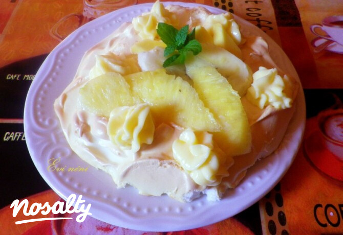 Gyümölcsös pavlova torta
