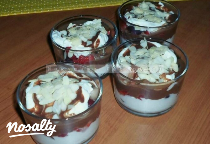 Gyümölcsös poharas desszert