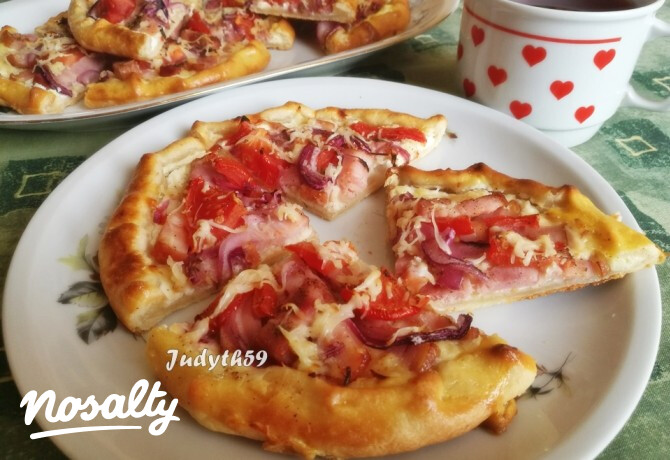 Tejfölös-császárszalonnás galette