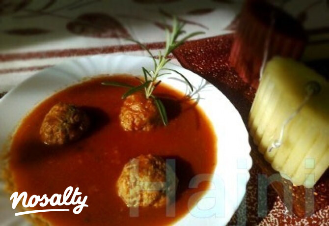 Chilis húsgombócok paradicsomszószban
