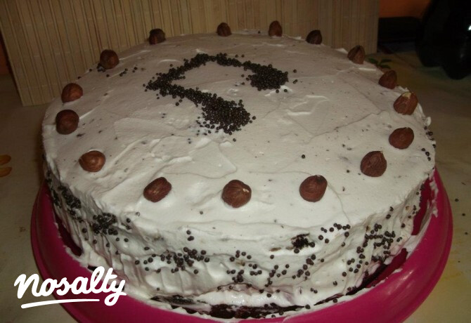 Mogyorós-meggyes csokoládétorta