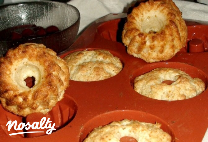 Túrófánk meggyöntettel