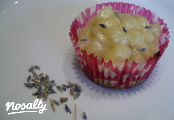 Bögrés levendulás-mézes cupcake