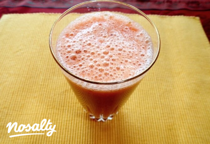 Eper-banán-narancs smoothie