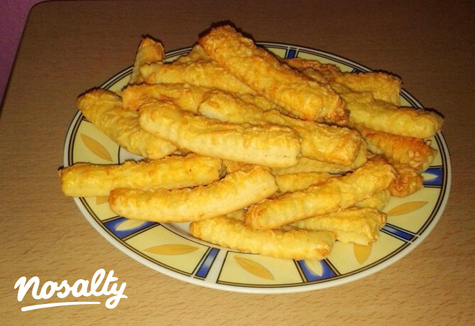 Parmezános fokhagymás stangli