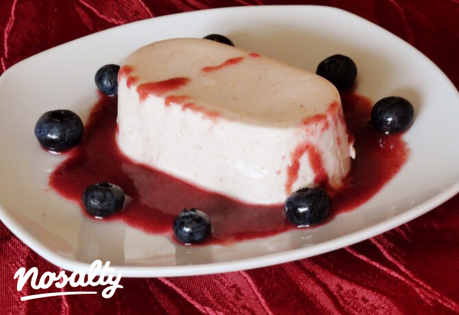 Áfonyás panna cotta
