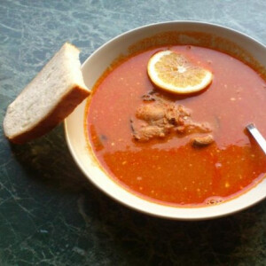 Korhely harcsahalászlé