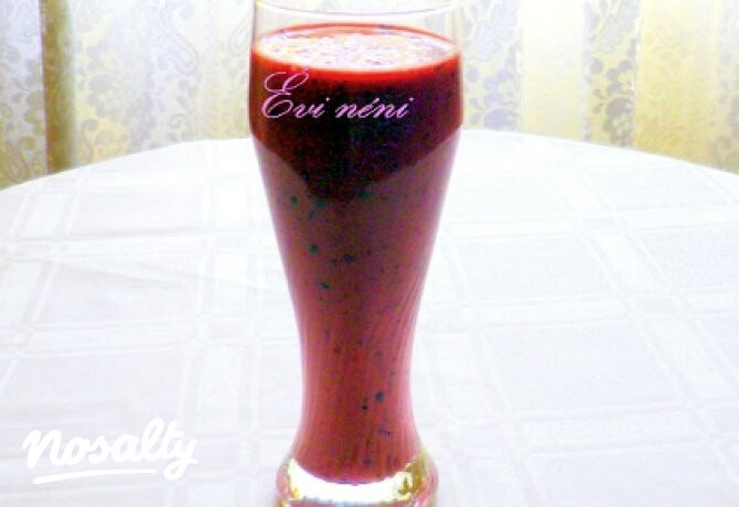 Erdei gyümölcsös smoothie