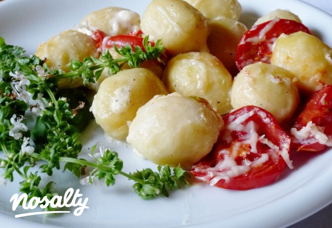 Töltött burgonyagombóckák sajtszószban átsütve
