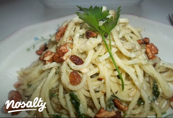 Baconös-medvehagymás-sajtos spagetti