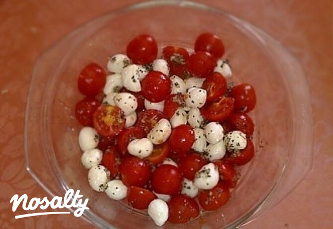 Mozzarellás paradicsomsaláta 2.