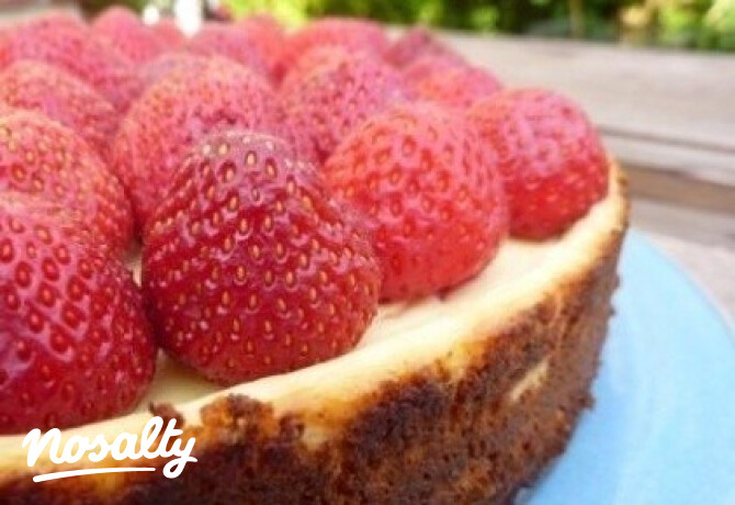 Fromage frais sajttorta eperrel