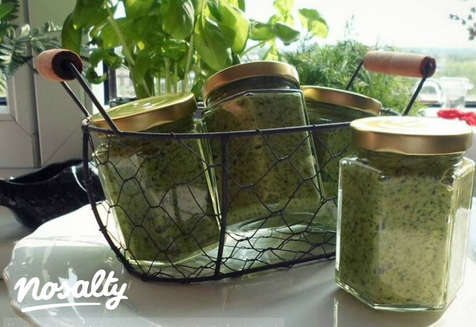 Zöldfűszeres pesto