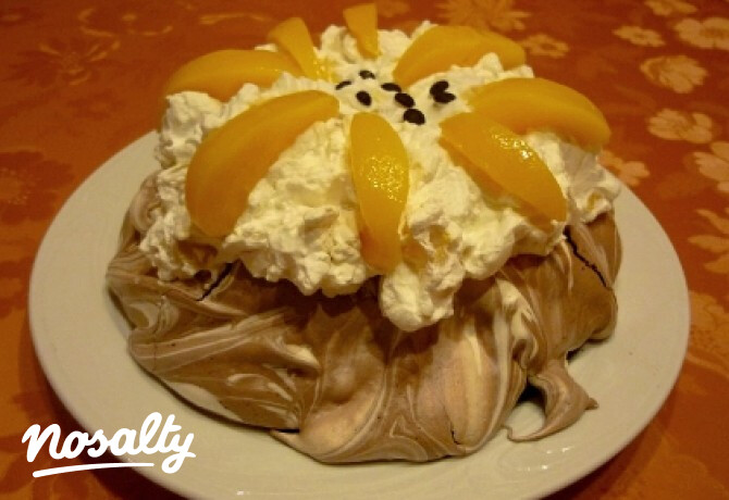 Márványos habcsóktorta tejszínnel