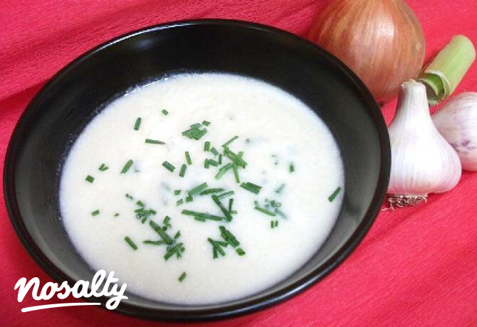 Vegyes hagymakrémleves sajttal
