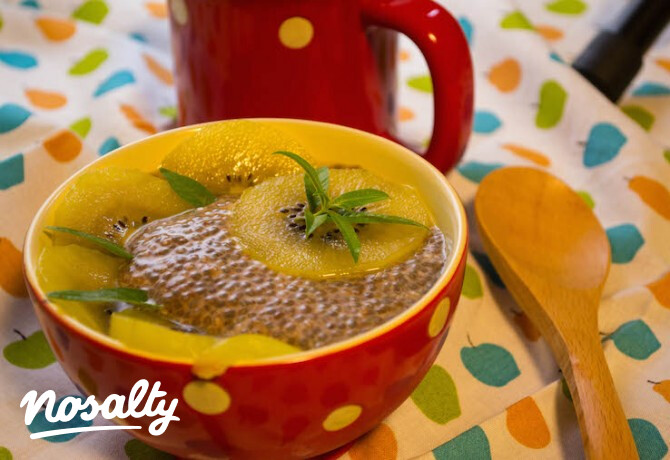 Fahéjas-kakaós chia puding aranykivivel