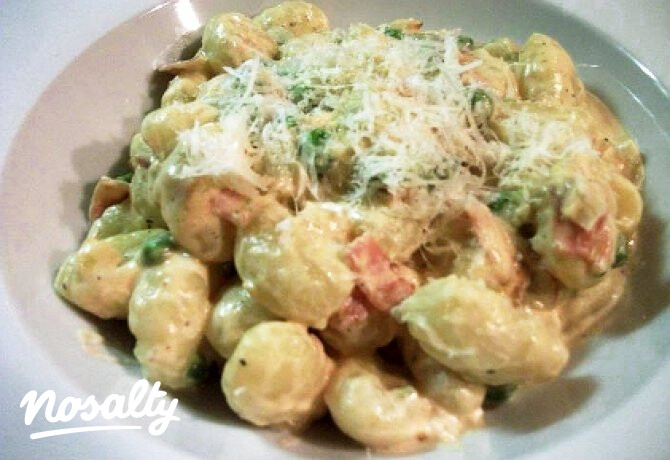 Tejszínes-paradicsomos-sonkás gnocchi