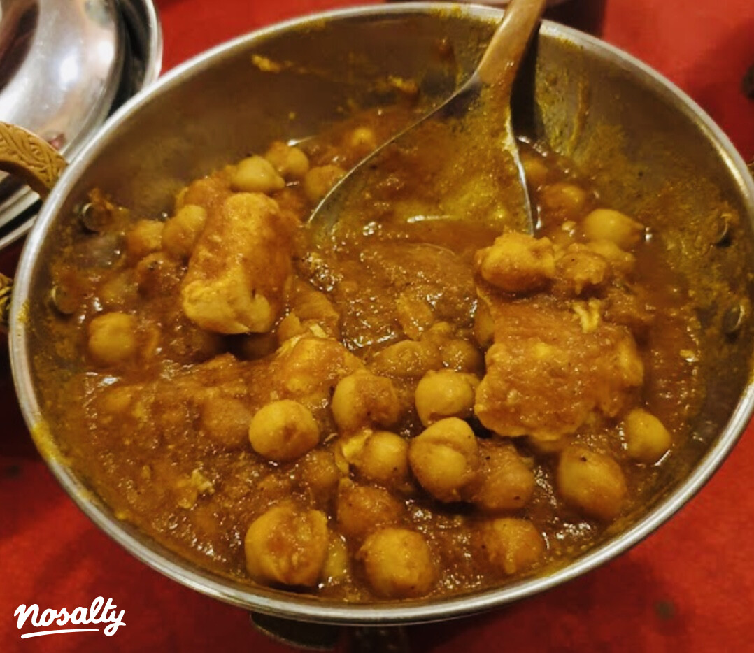 Ezen a képen: Csicseriborsó curry