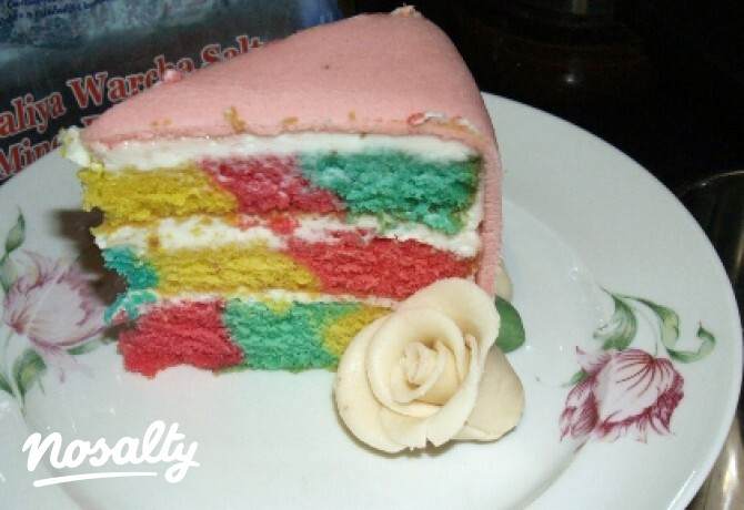 Kockás szivárvány torta