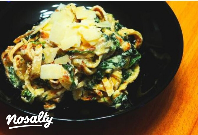 Spenótos-parmezános palacsinta-tagliatelle
